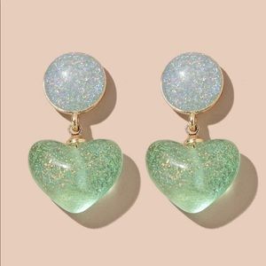 Adorable 😍 small heart earrings ! #jewelry
